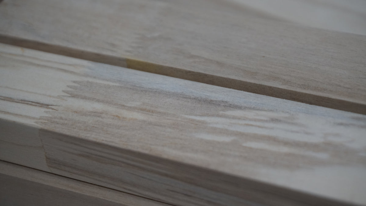Listón de pino macizo 180 cm — 27 × 16 mm